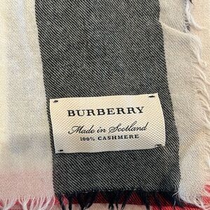 Burberry thin cashmere scalf